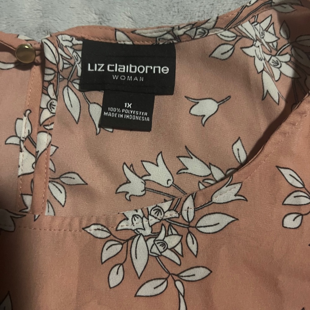 Liz Claiborne Peach and White Floral Top
